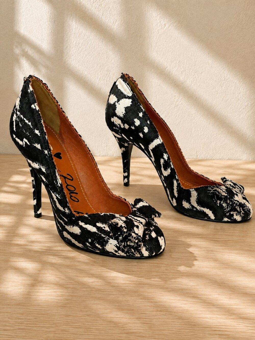 Lanvin Leopard Print Woven Bow Pumps Heels 39 US 9 Mob Wife Indie Sleaze